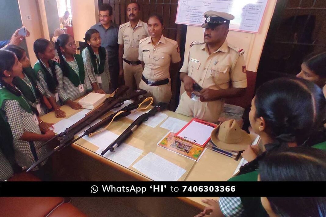 Sidlaghatta Sri Saraswathi Convent Students Police Station Visit