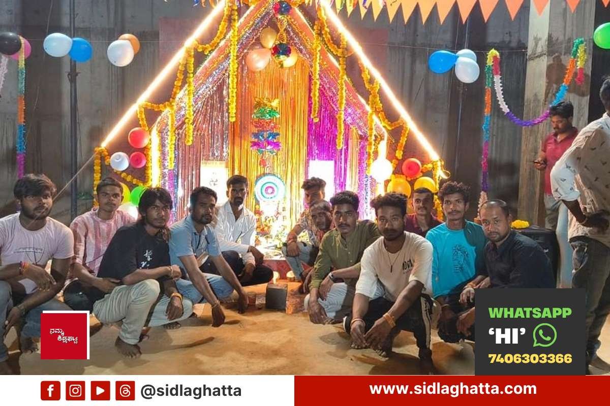 ಹೈಟೆಕ್ ರೇಷ್ಮೆ ಮಾರುಕಟ್ಟೆ ಕಾಮಗಾರಿ ಸ್ಥಳದಲ್ಲಿ ಕಾರ್ಮಿಕರಿಂದ ವಿಶ್ವಕರ್ಮ ಜಯಂತಿ ಆಚರಣೆ