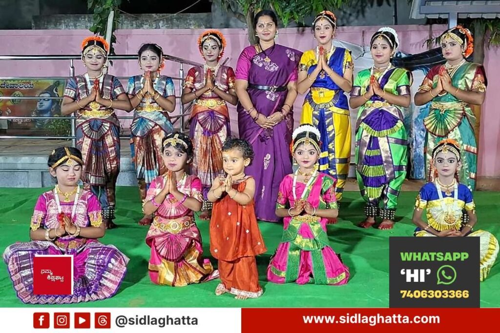 Sidlaghatta Sharada Nrityalaya Bharatanatyam performers Navaratri Someshwara temple