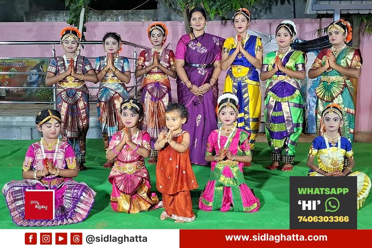 Sidlaghatta Sharada Nrityalaya Bharatanatyam performers Navaratri Someshwara temple